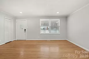 742 N Mulberry St, Statesville, NC 28677 - Photo 4