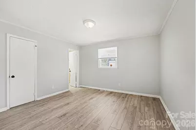 742 N Mulberry Street, Statesville, NC 28677 - Photo 16