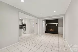 742 N Mulberry St, Statesville, NC 28677 - Photo 6