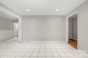 742 N Mulberry St, Statesville, NC 28677 - Photo 10