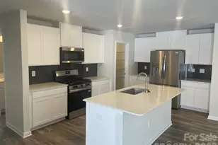 286 W 18th St, Kannapolis, NC 28081 - Photo 4