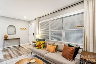 2000 Patio Ct, Charlotte, NC 28205 - Photo 2