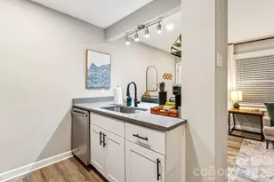 2000 Patio Ct, Charlotte, NC 28205 - Photo 8