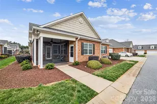 8310 Glacier Drive, Denver, NC 28037 - Photo 2