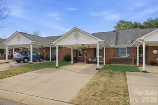 19986 Oak Leaf Cir, Cornelius, NC 28031 - Photo 1