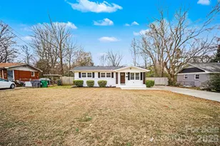 1221 Rollingwood Dr, Charlotte, NC 28217 - Photo 2