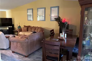 6417 Holly Knoll Dr, Charlotte, NC 28227 - Photo 2