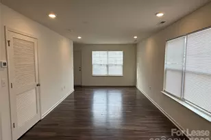 2021 Oakdale Rd, Charlotte, NC 28216 - Photo 2