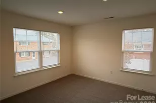 2021 Oakdale Rd, Charlotte, NC 28216 - Photo 6