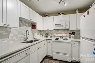 37 Hamiltons Harbor Dr, Clover, SC 29710 - Photo 1