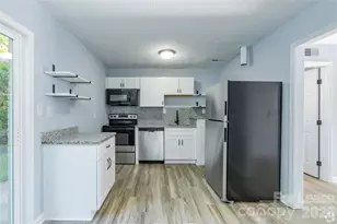 300 E Charlotte Ave, Mount Holly, NC 28120 - Photo 2