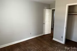 310 Hollis Rd, Charlotte, NC 28209 - Photo 16