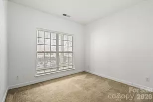 8227 4 Sisters Ln, Charlotte, NC 28215 - Photo 26