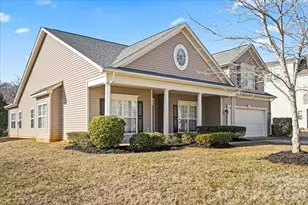 8227 4 Sisters Ln, Charlotte, NC 28215 - Photo 2