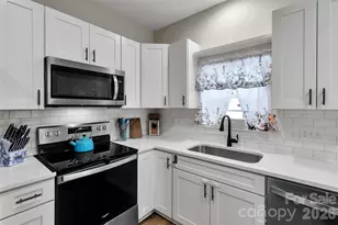 549 Castlewood Cir, Rock Hill, SC 29730 - Photo 8