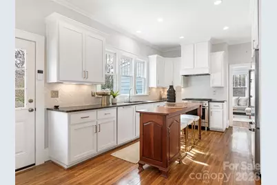 849 Henley Place, Charlotte, NC 28207 - Photo 8