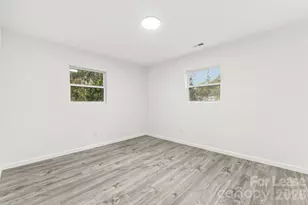 530 11th St Pl SW, Hickory, NC 28602 - Photo 16