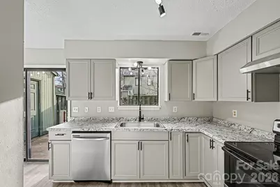 6134 Bent Tree Court, Charlotte, NC 28212 - Photo 2