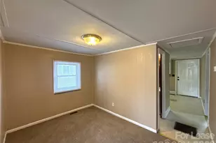 3131 Seymour Dr, Charlotte, NC 28208 - Photo 4