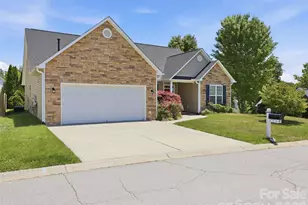 1 Breyerton Ct, Asheville, NC 28804 - Photo 2