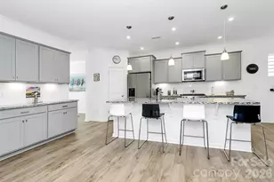 13140 Sudwick Ln, Charlotte, NC 28278 - Photo 8