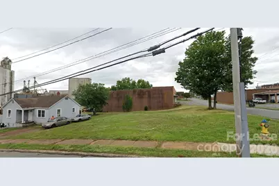 207 E 2nd Street, Newton, NC 28658 - Photo 1