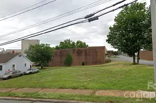 207 E 2nd St, Newton, NC 28658 - Photo 1