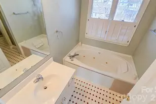 28 Sweetbriar Ct, Asheville, NC 28803 - Photo 34