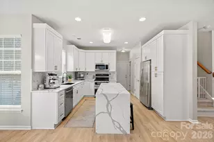 5710 KirkWynd Commons Dr, Charlotte, NC 28278 - Photo 8