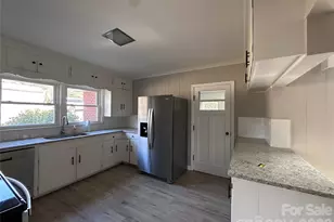 33 Lake St, Badin, NC 28009 - Photo 14