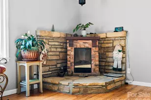 17 Bannister Dr, Asheville, NC 28804 - Photo 16