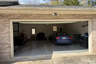 207 Daniel Dr, Hendersonville, NC 28739 - Photo 12