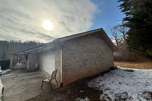 207 Daniel Dr, Hendersonville, NC 28739 - Photo 4