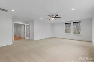 215 Circle Ave, Charlotte, NC 28207 - Photo 40