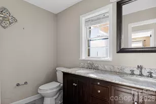 704 W 26th St, Lumberton, NC 28358 - Photo 14