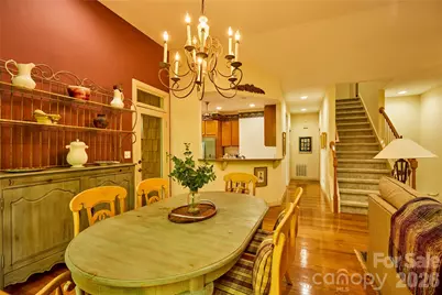 201 W Chimney Crossing, Hendersonville, NC 28739 - Photo 10