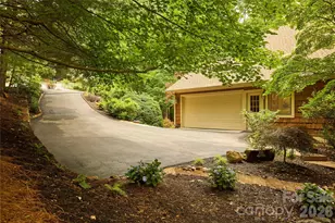 201 W Chimney Crossing, Hendersonville, NC 28739 - Photo 32