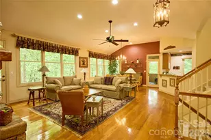 201 W Chimney Crossing, Hendersonville, NC 28739 - Photo 6