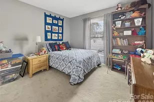 8923 Faires Rd, Charlotte, NC 28215 - Photo 16