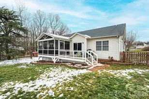 1238 Pennwood Dr, Hickory, NC 28602 - Photo 6