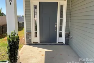 717 Inwood Hill Dr, Gastonia, NC 28056 - Photo 2
