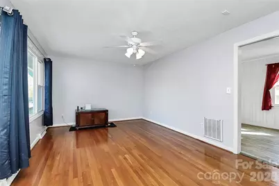 2111 Parkdale Avenue, Gastonia, NC 28052 - Photo 14