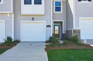 9314 Pagoda Oak Dr, Charlotte, NC 28269 - Photo 2