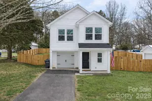 1379 Melviney St, Statesville, NC 28677 - Photo 2