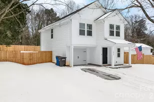 1379 Melviney St, Statesville, NC 28677 - Photo 2