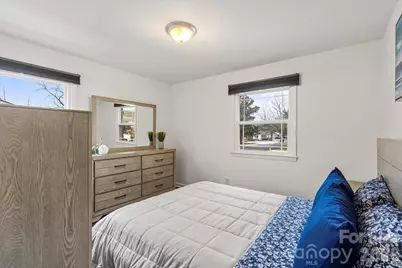 4930 Crestmont Drive, Charlotte, NC 28205 - Photo 20