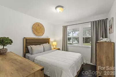 4930 Crestmont Drive, Charlotte, NC 28205 - Photo 16