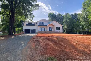 4899 Moonlite Bay Dr, Sherrills Ford, NC 28673 - Photo 1