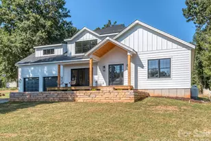 4899 Moonlite Bay Dr, Sherrills Ford, NC 28673 - Photo 2