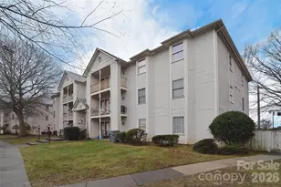 6120 Meadow Rose Ln, Charlotte, NC 28215 - Photo 2